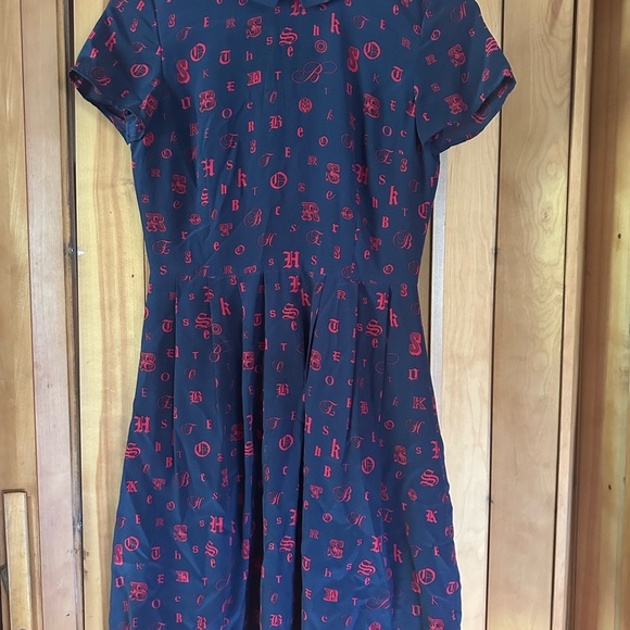 Brooks Brothers Red Fleece 100% Silk Women’s Sz 0 Novelty Print Letters Dress! - Picture 3 of 16